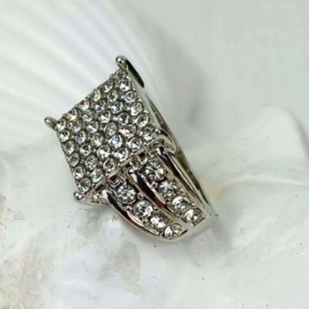 PAVED Rhinestone & Rhinestone Flanked Silver Tone Sparkly Cocktail Ring SZ 5.5